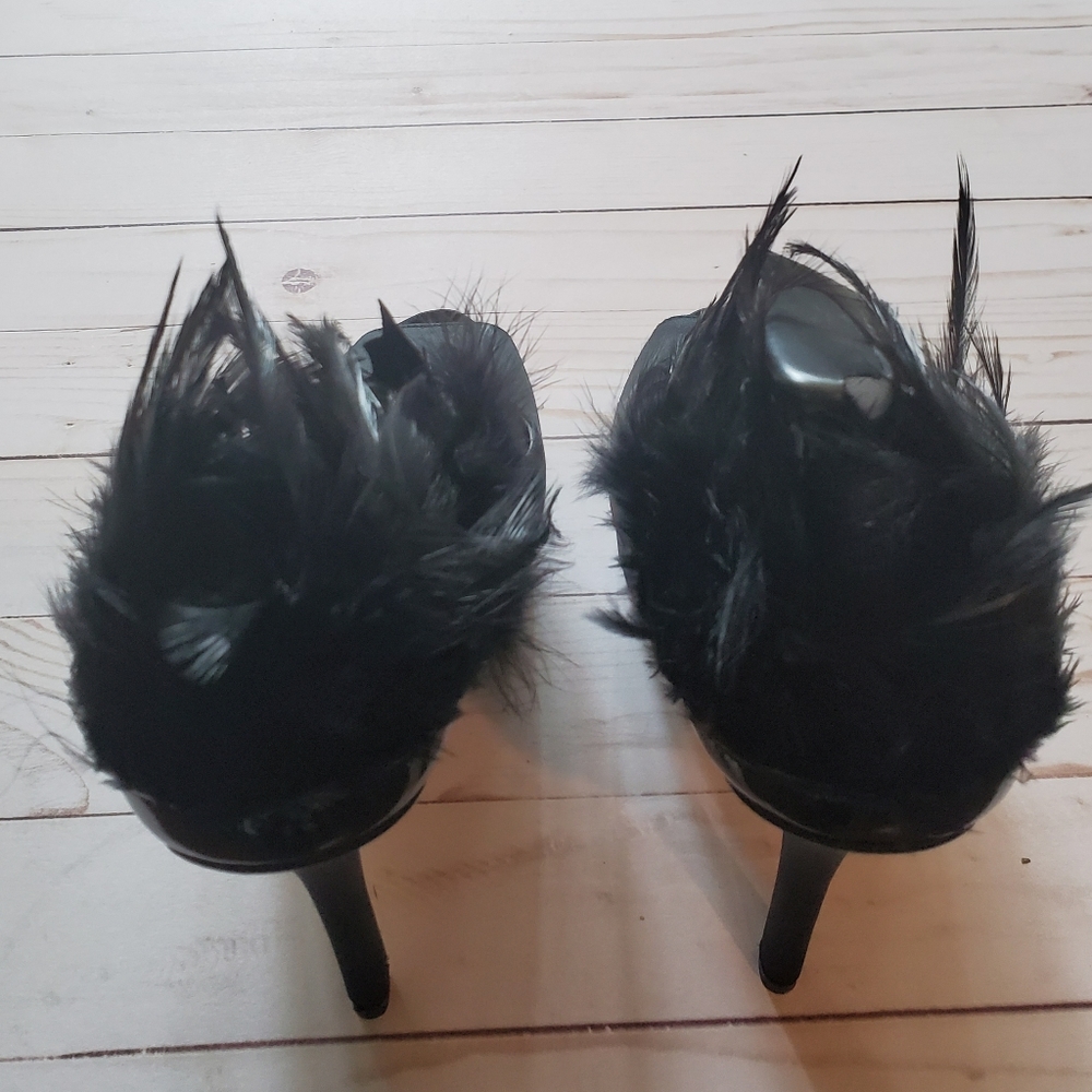 Shoes - Picture 2 of 4